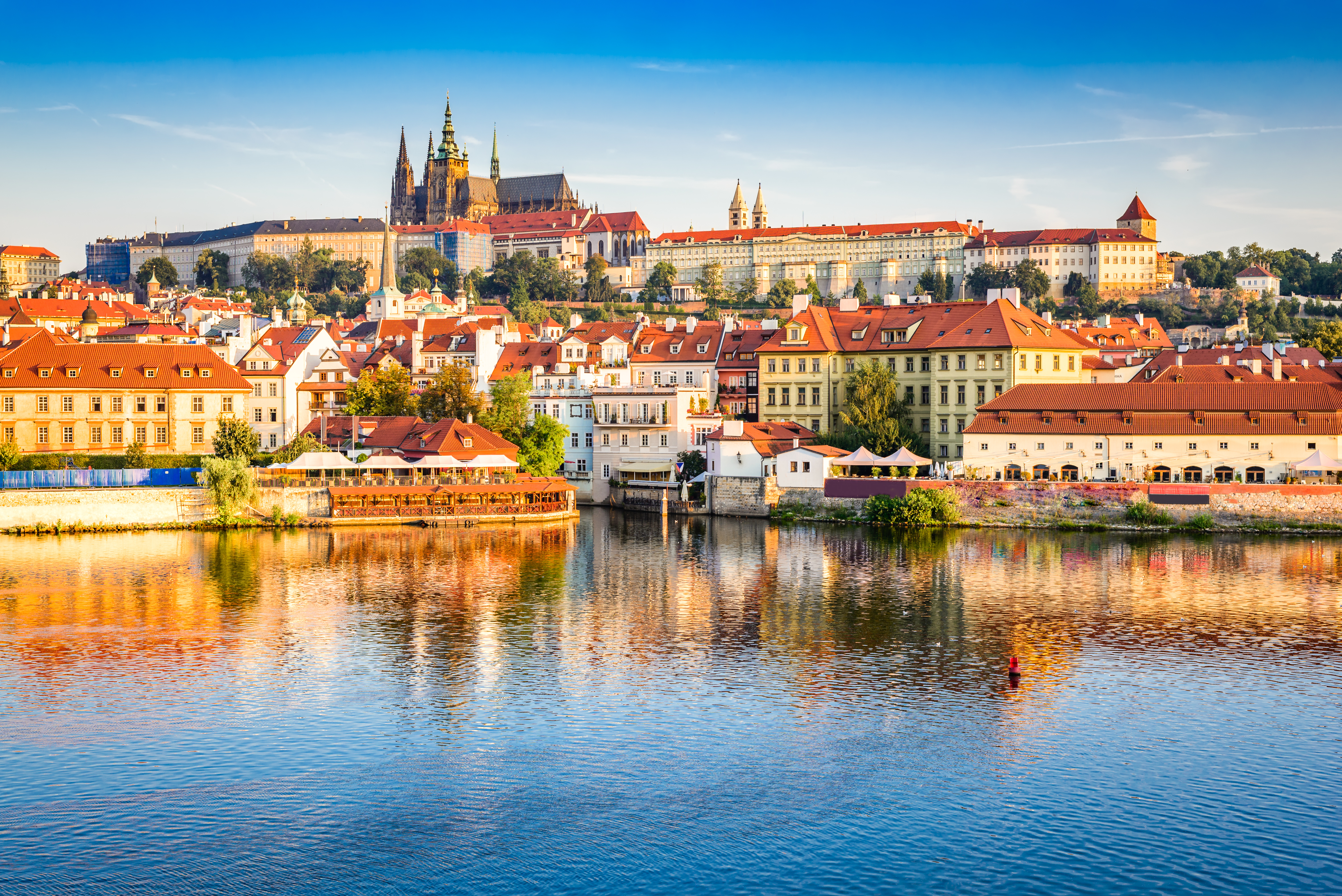 チェコ プラハの人気観光スポットを巡る 3日間モデルコース Stayway