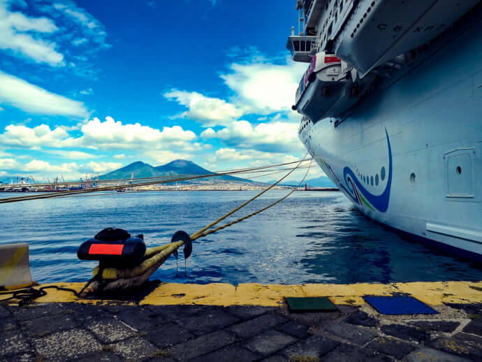 ナポリ観光の前に知っておきたい 治安 時差 通貨 気温 天気を解説 Stayway