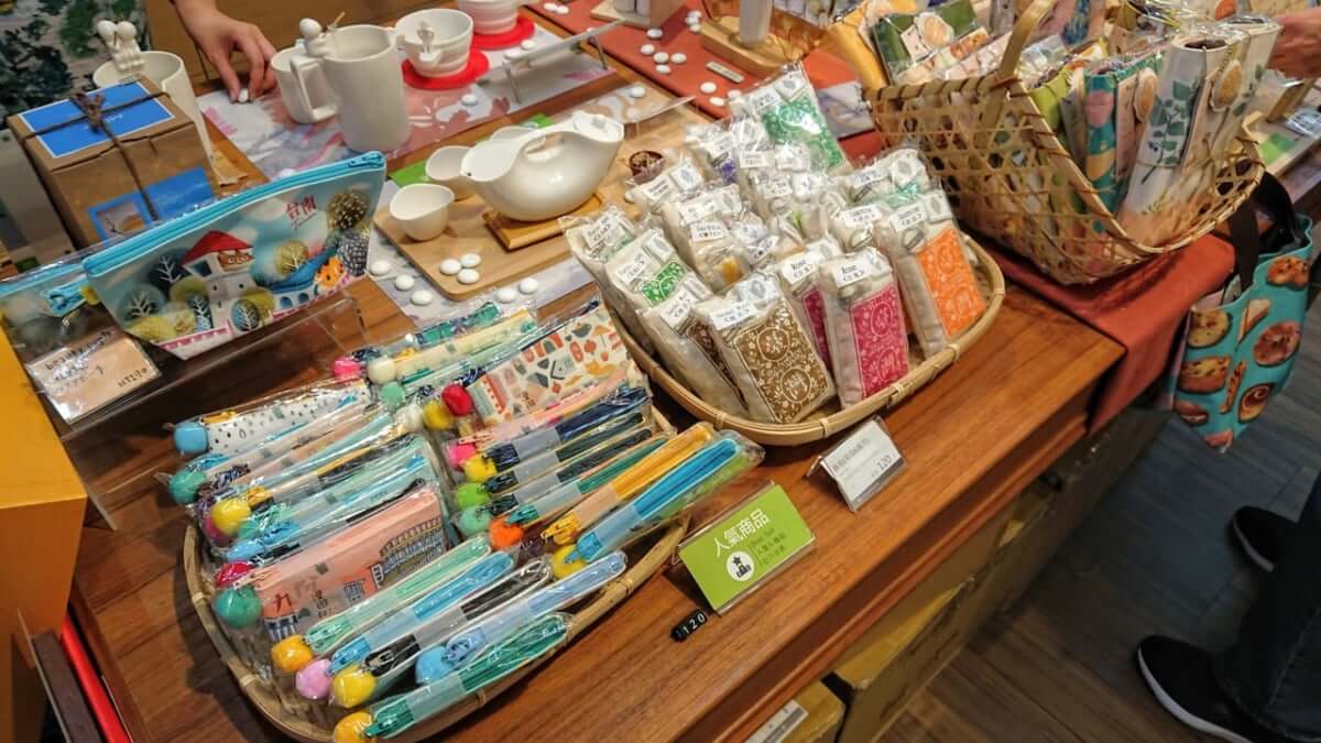 台湾 大人気スポット 古さと新しさが融合した 迪化街 の歩き方 Stayway