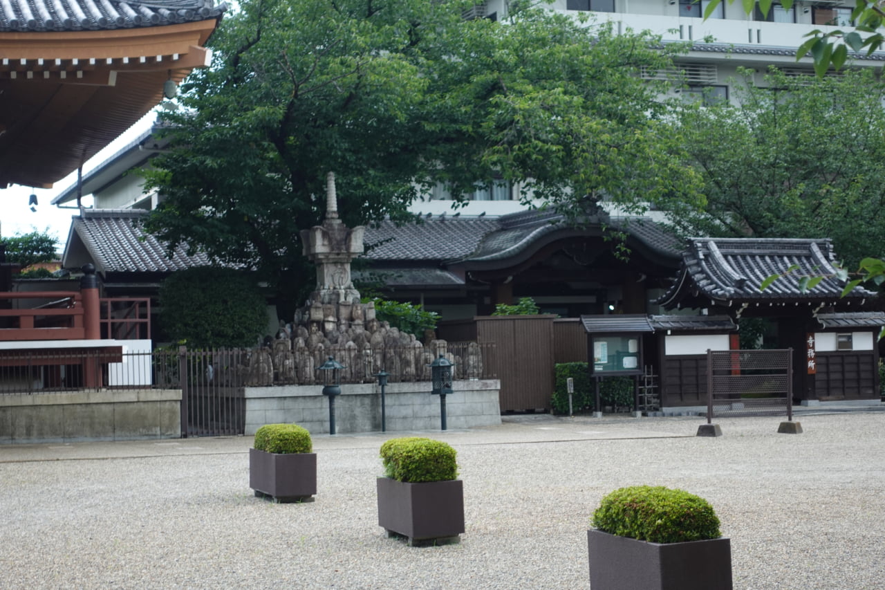 京都 壬生寺 平安時代に創建され 幕末には新撰組が頻繁に出入りした寺院の魅力を解説 Stayway